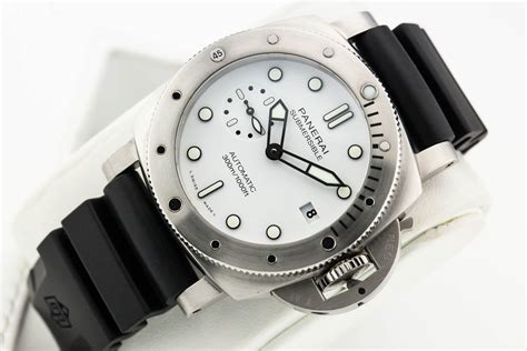 panerai submersible bianco 42mm.